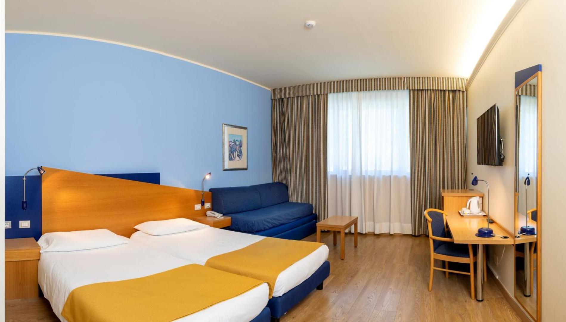 Hotel Express Aosta East 3*