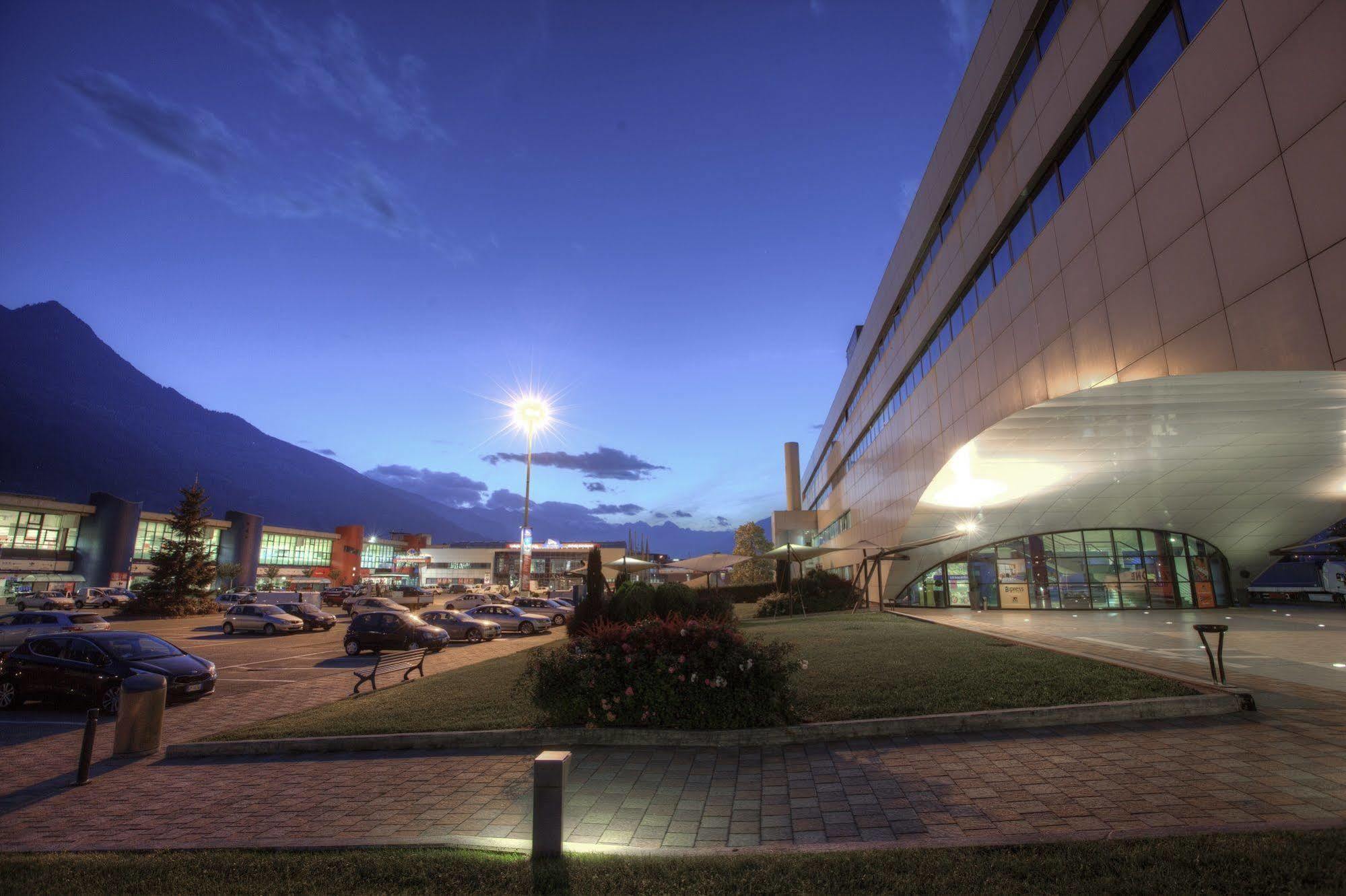 Hotel Express Aosta East 3*